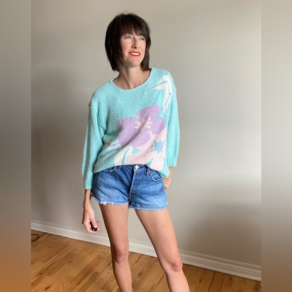 Levis 501 Cut Off Jean Shorts - Picture 5 of 14